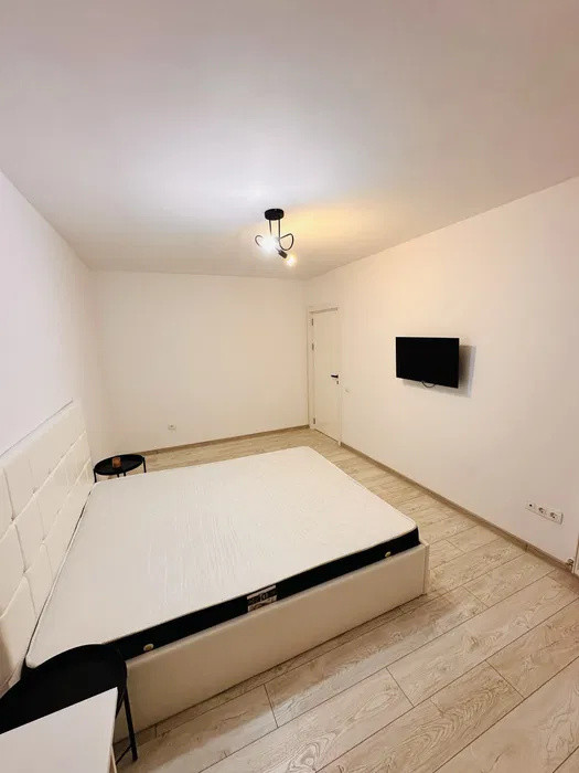 Apartament spatios, 74 mp, parcare, 2 balcoane, zona Florilor