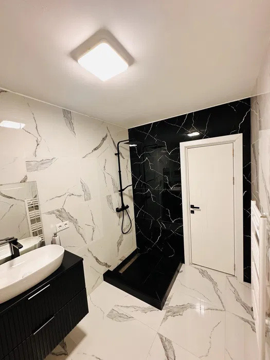 Apartament spatios, 74 mp, parcare, 2 balcoane, zona Florilor