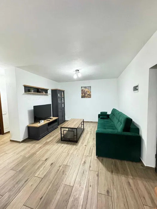 Apartament cu 2 camere, 52 mp, parcare, zona Metro