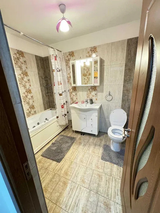 Apartament cu 2 camere, 52 mp, parcare, zona Metro