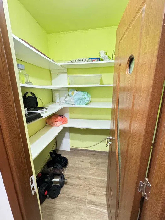 Apartament cu 2 camere, 52 mp, parcare, zona Metro