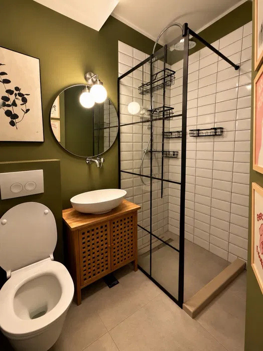 Apartament la etajul 1, parcare, balcon, zona Muzeul Apei
