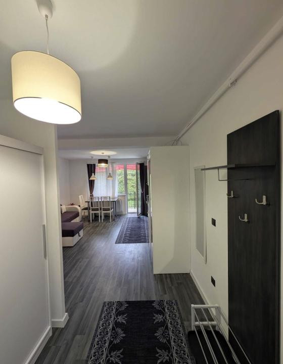 Apartament cu 3 camere , gradina,parcare inclusa,zona Eroilor 