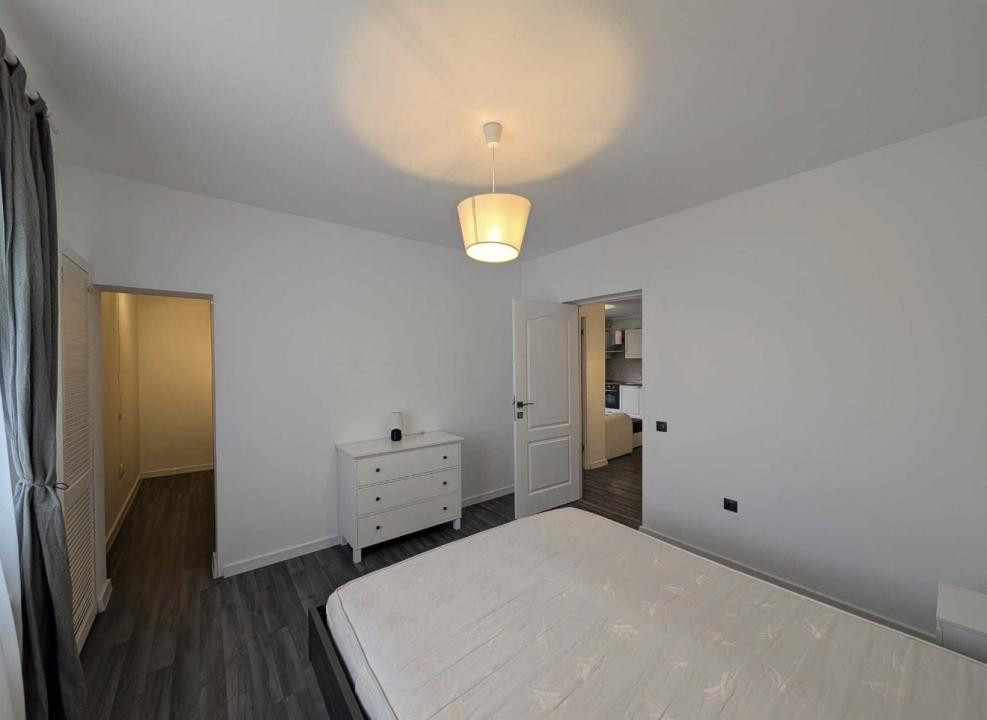 Apartament cu 3 camere , gradina,parcare inclusa,zona Eroilor 
