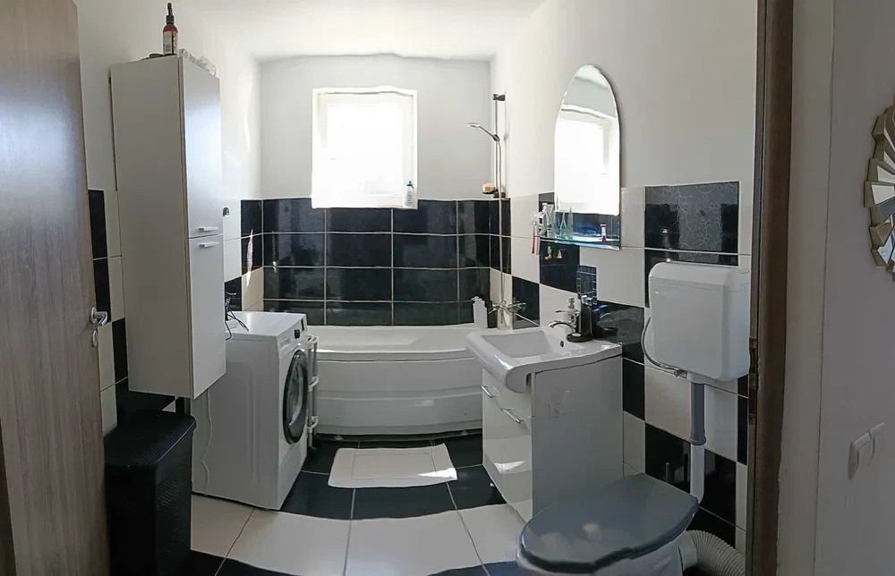Apartament la etajul 1, 46 mp, balcon, zona Stejarului