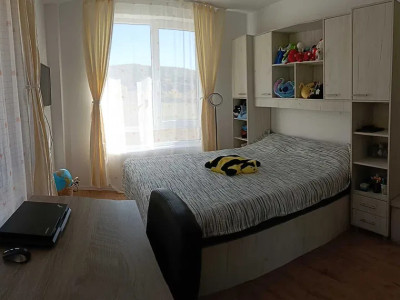 Apartament la etajul 1, 46 mp, balcon, zona Stejarului