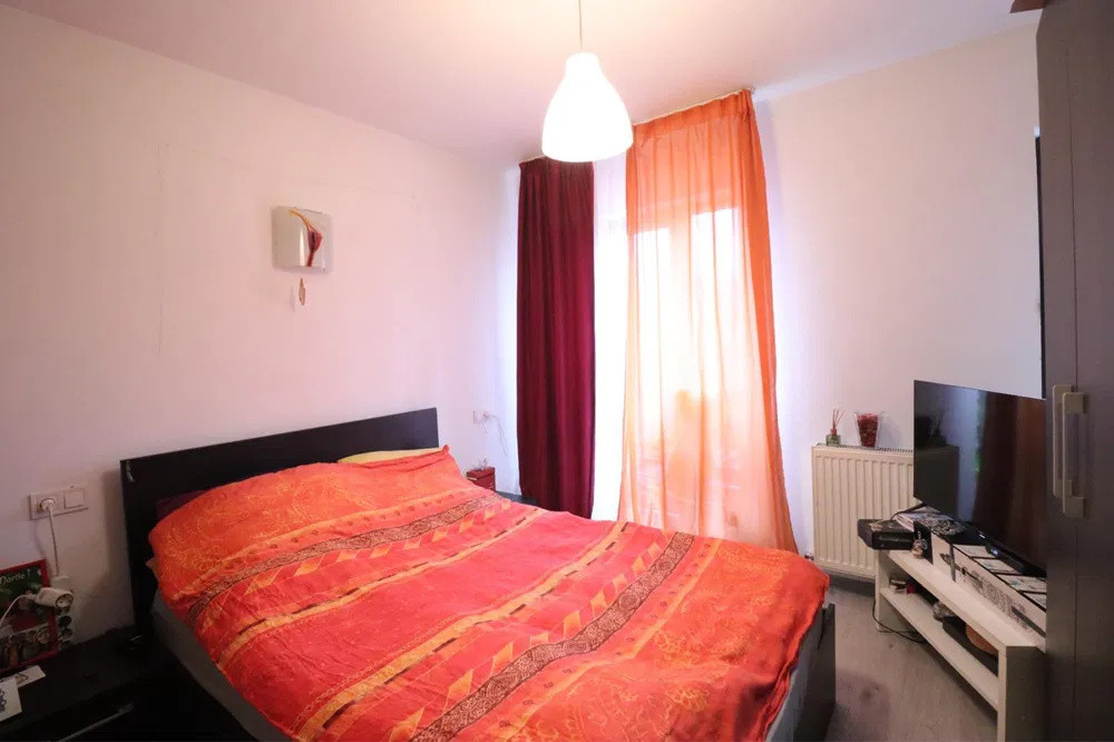 Apartament cu 3 camere, 60 mp, baie cu geam, zona Muzeul Apei