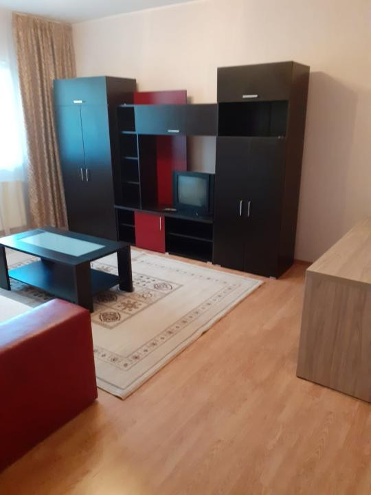 Apartament de inchiriat 2 camere si parcare zona Colinei!