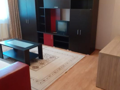Apartament de inchiriat 2 camere si parcare zona Colinei!