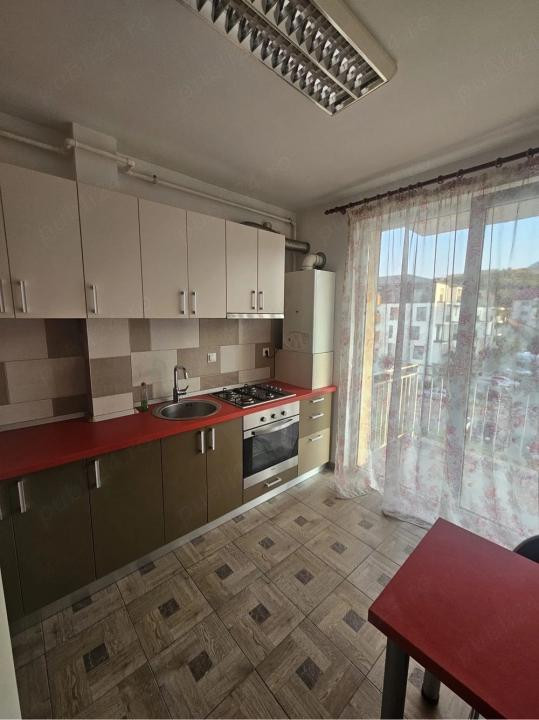 Apartament decomandat, 33 mp, etaj intermediar, zona Eroilor