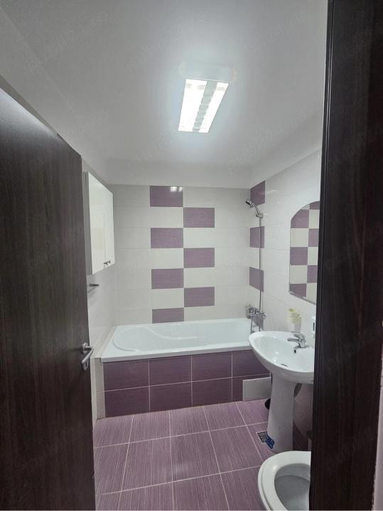 Apartament decomandat, 33 mp, etaj intermediar, zona Eroilor