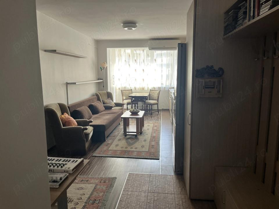Apartament spatios, etajul 1, zona Florilor