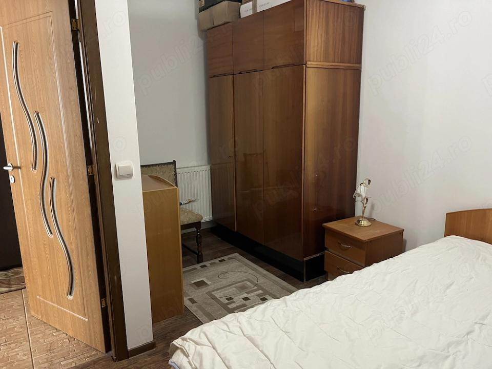 Apartament spatios, etajul 1, zona Florilor
