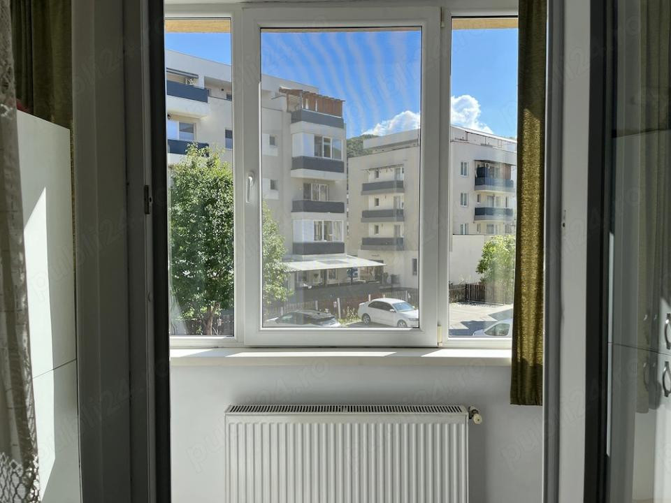 Apartament spatios, etajul 1, zona Florilor