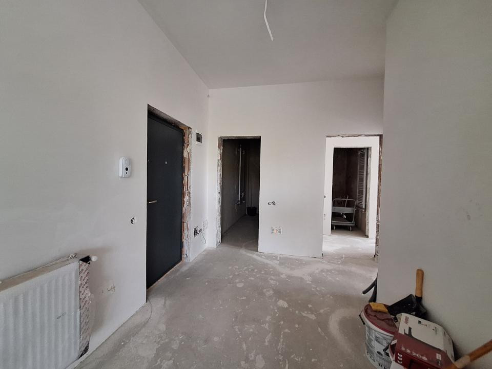Apartament cu 3 camere, 2 bai, terasa de 84 mp, zona ROATA FAGET