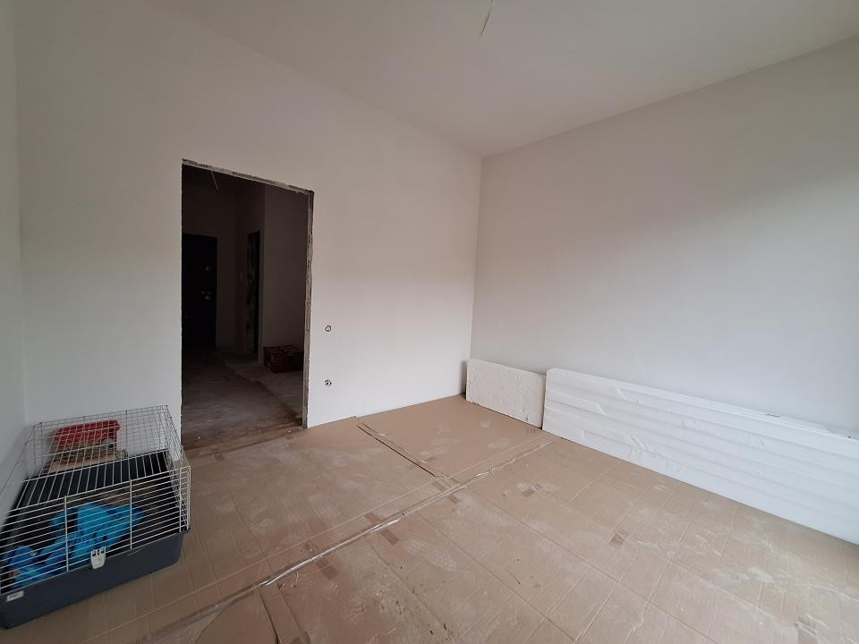 Apartament cu 3 camere, terasa de 60 mp, zona ROATA FAGET