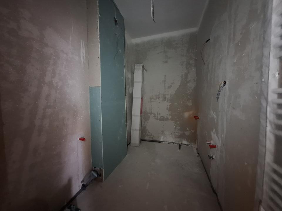 Apartament cu 3 camere, terasa de 60 mp, zona ROATA FAGET