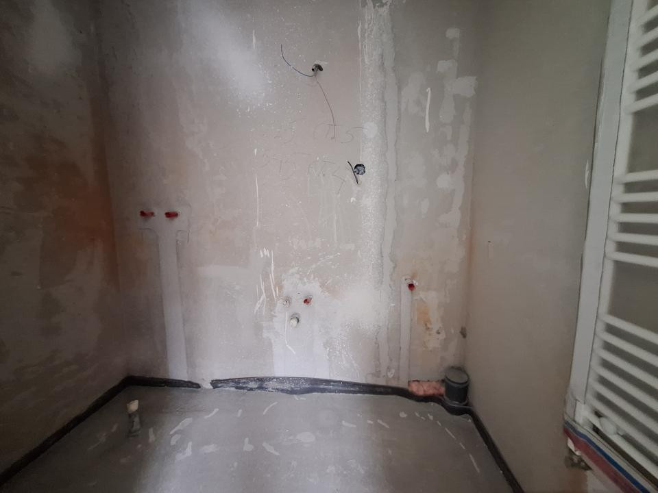 Apartament cu 3 camere, terasa de 60 mp, zona ROATA FAGET