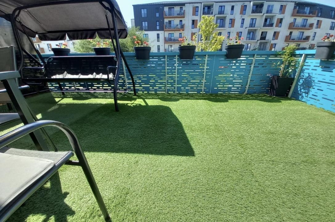 Apartament cu 3 camere , terasa 20 mp,parcare subterana,strada Eroilor