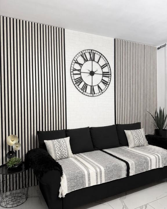 Apartament cu 3 camere , terasa 20 mp,parcare subterana,strada Eroilor