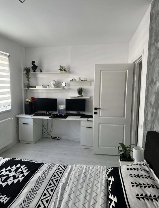 Apartament cu 3 camere , terasa 20 mp,parcare subterana,strada Eroilor