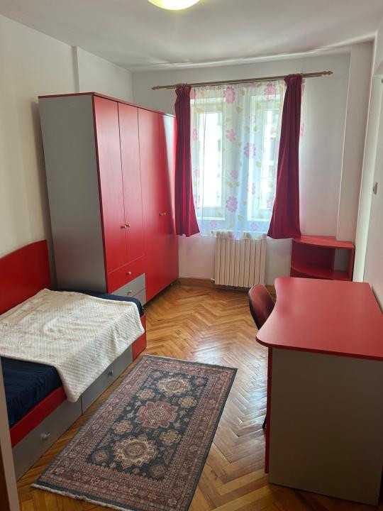 Apartament 4 camere, 2 băi, 98 mp utili,Zorilor