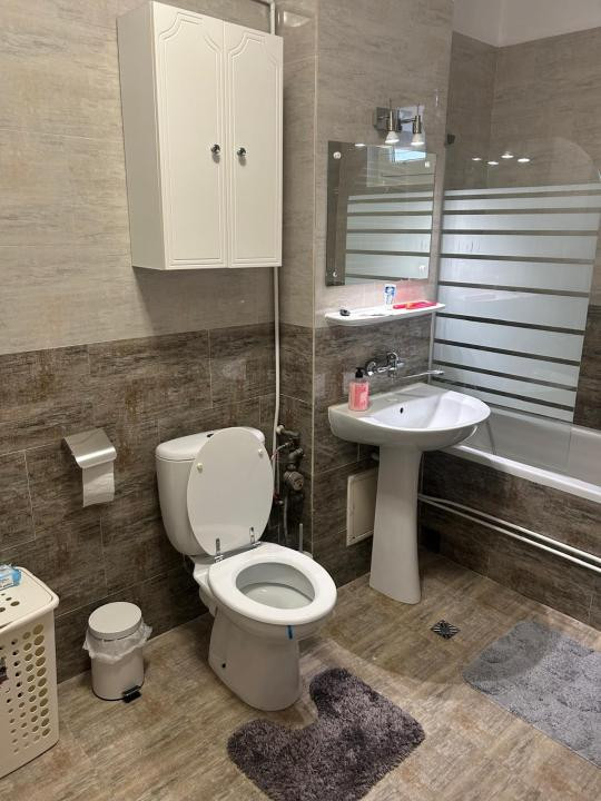 Apartament 4 camere, 2 băi, 98 mp utili,Zorilor