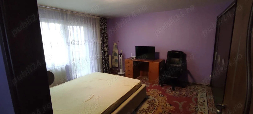 Apartament la etaj intermediar, balcon, zona Eroilor