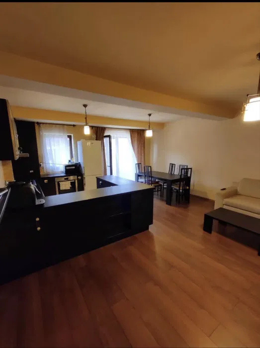 Apartament cu 3 camere, 80 mp, etajul 1, zona Stejarului