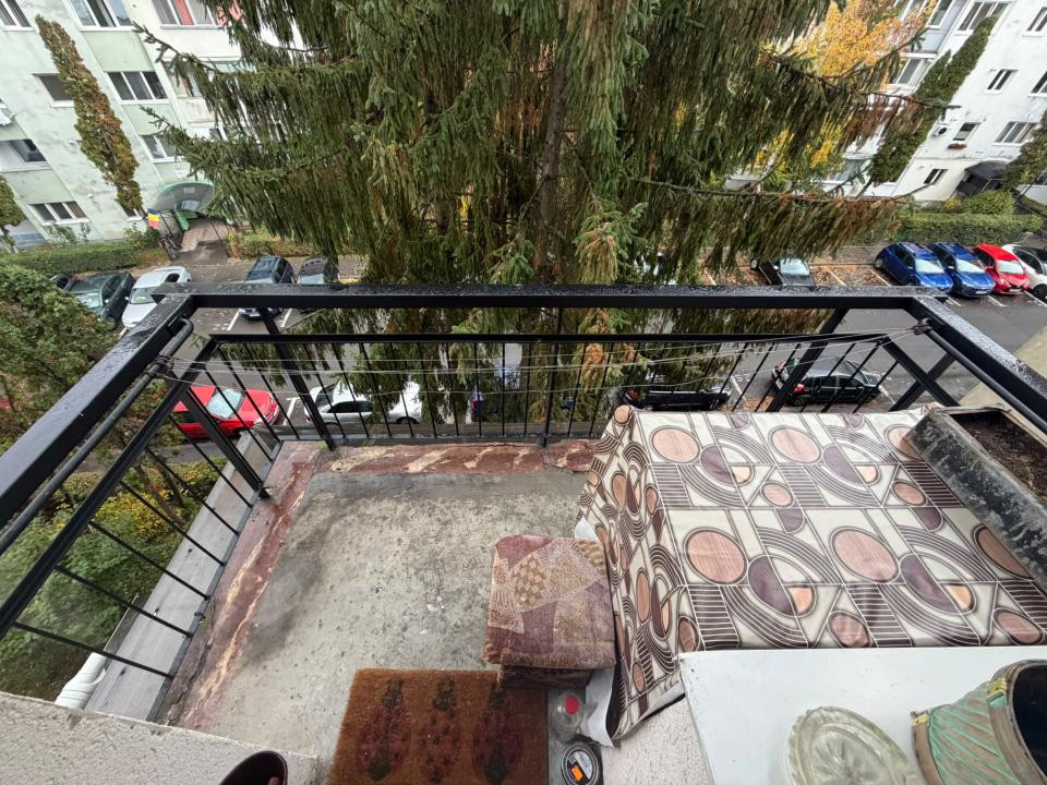 Apartament de inchiriat 3 camere etaj intermediar strada Parang!