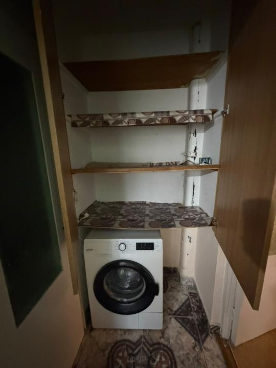 Apartament de inchiriat 3 camere etaj intermediar strada Parang!