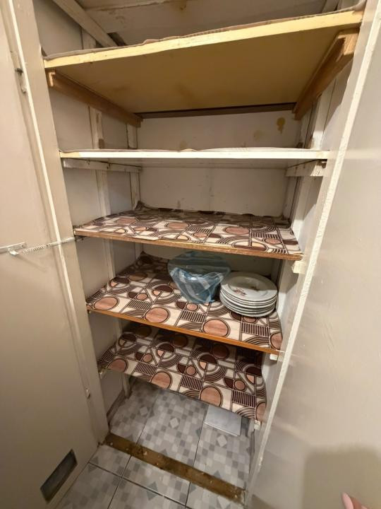 Apartament de inchiriat 3 camere etaj intermediar strada Parang!