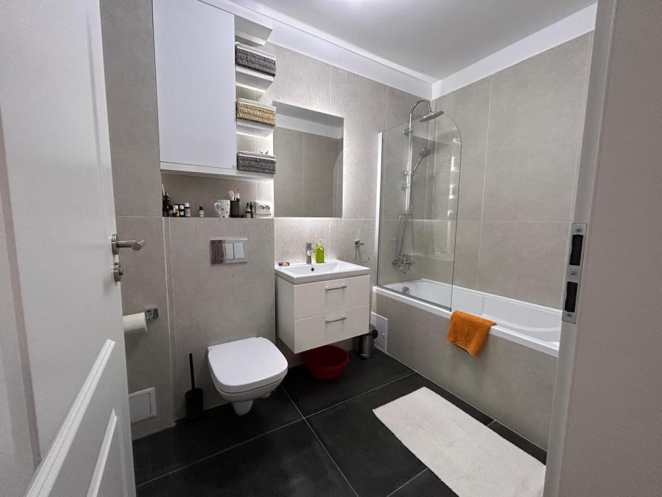 Apartament finisat modern, parcare, zona Teilor