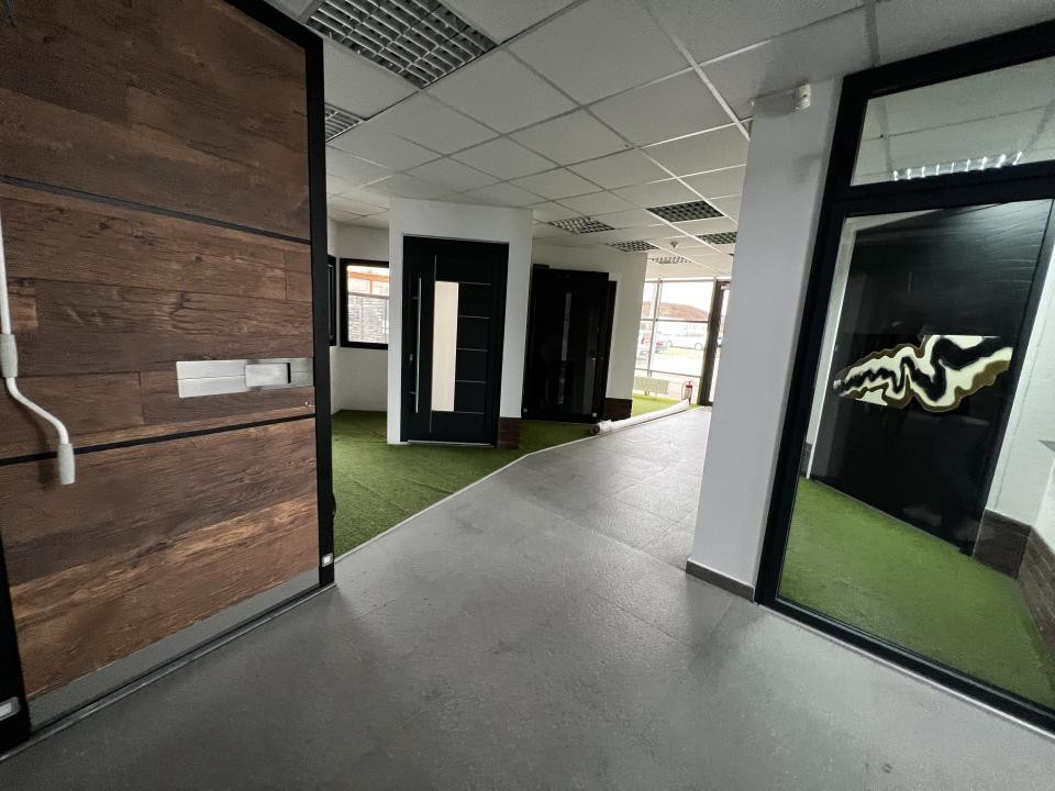 Showroom, birouri și hală de producție Floresti 1.350 mp | Teren 4.300 mp | E60 