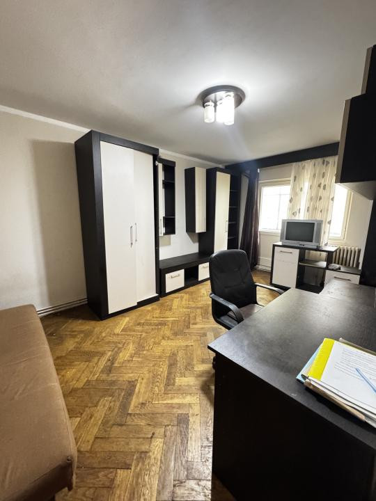 Apartament de 4 camere, Decomandat, 70 mp, Cartier Manastur