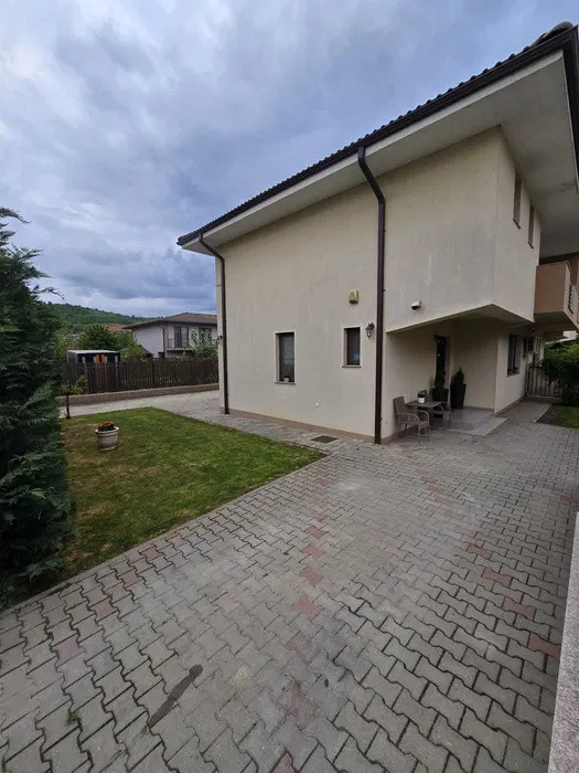 Duplex de vanzare  ,116 mp utili , zona  Urusagului 