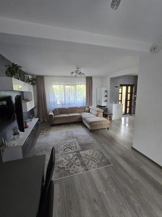 Duplex de vanzare  ,116 mp utili , zona  Urusagului 