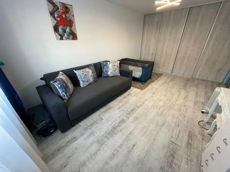 Apartament decomandat 2 camere etaj intermediar si parcare!