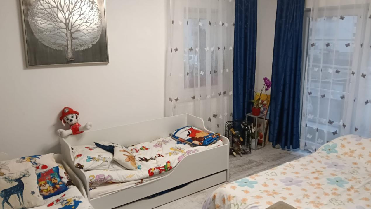 Apartament decomandat 2 camere etaj intermediar si parcare!
