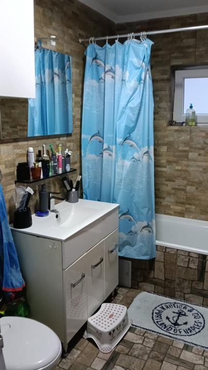 Apartament decomandat 2 camere etaj intermediar si parcare!