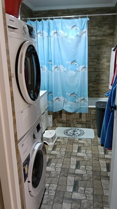 Apartament decomandat 2 camere etaj intermediar si parcare!