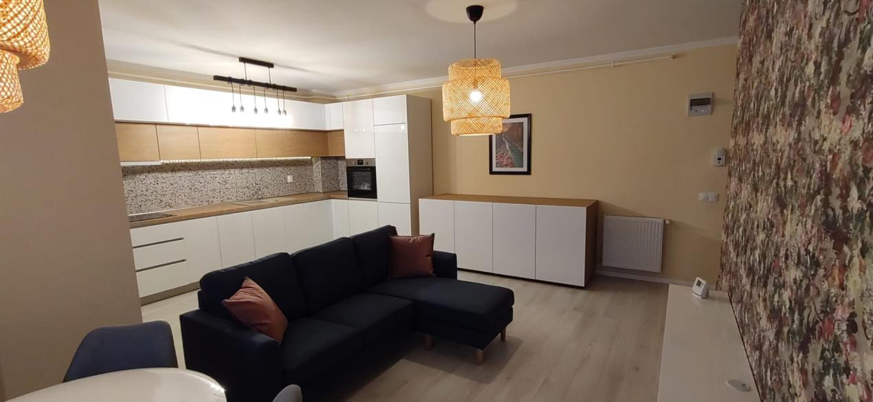 Apartament in bloc nou, etaj intermediar, zona Terra