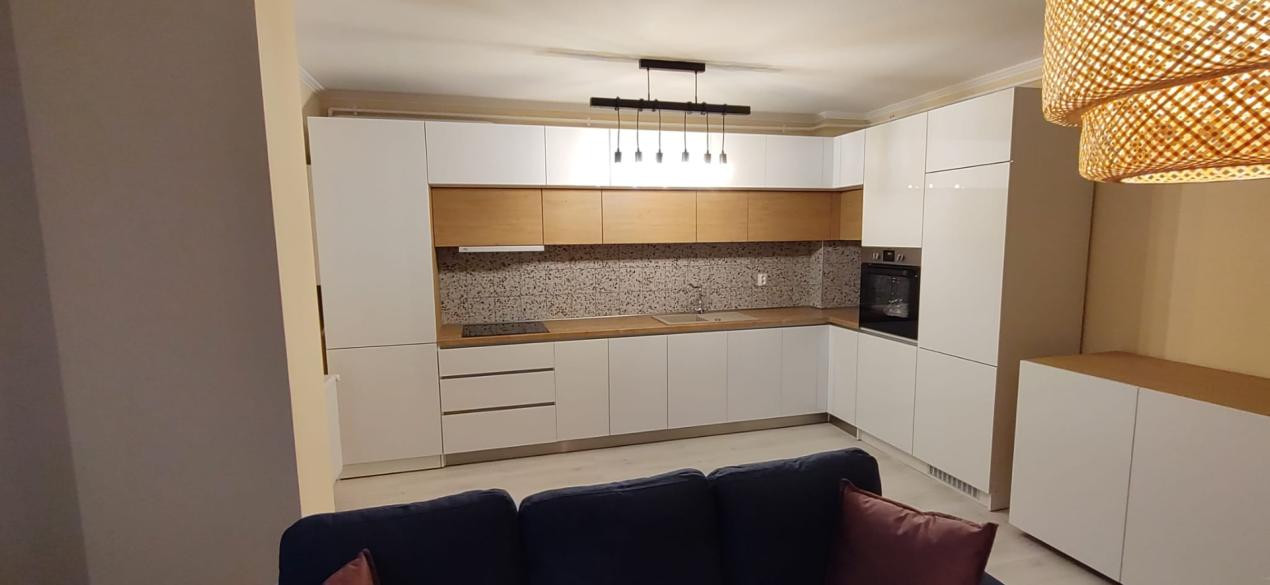 Apartament in bloc nou, etaj intermediar, zona Terra