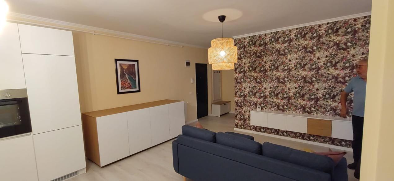 Apartament in bloc nou, etaj intermediar, zona Terra