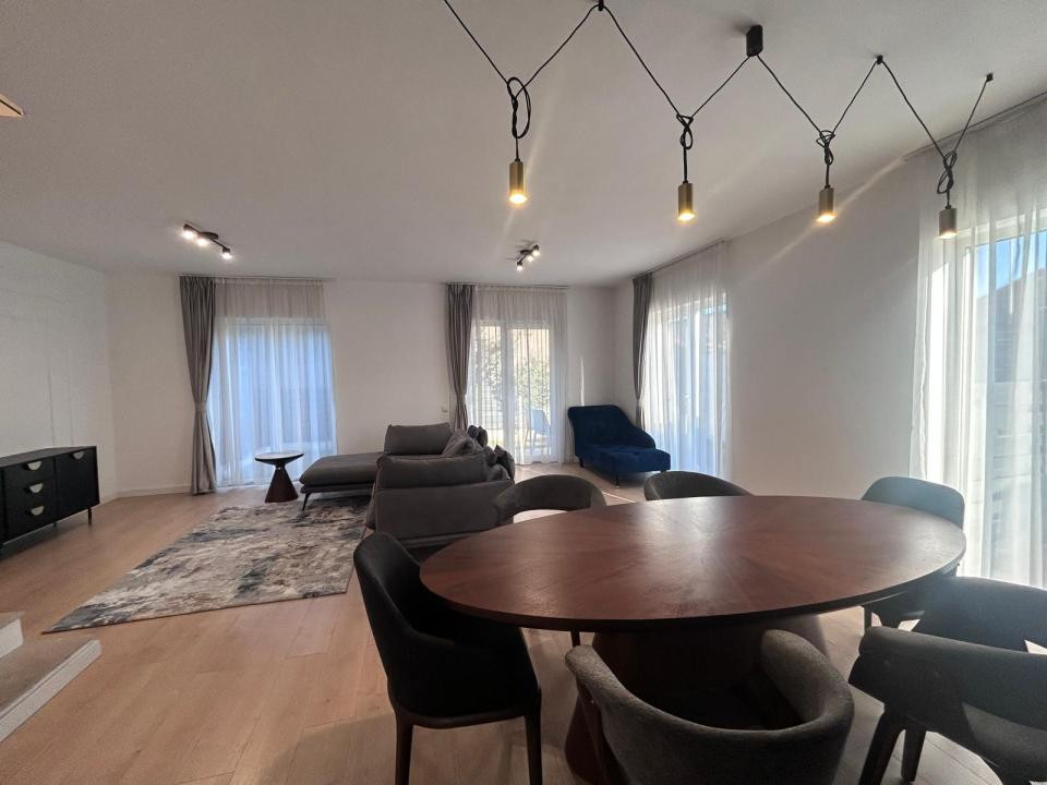 Duplex modern cu 4 camere, 119 mp, teren 250 mp, curte spațioasă, Avram Iancu