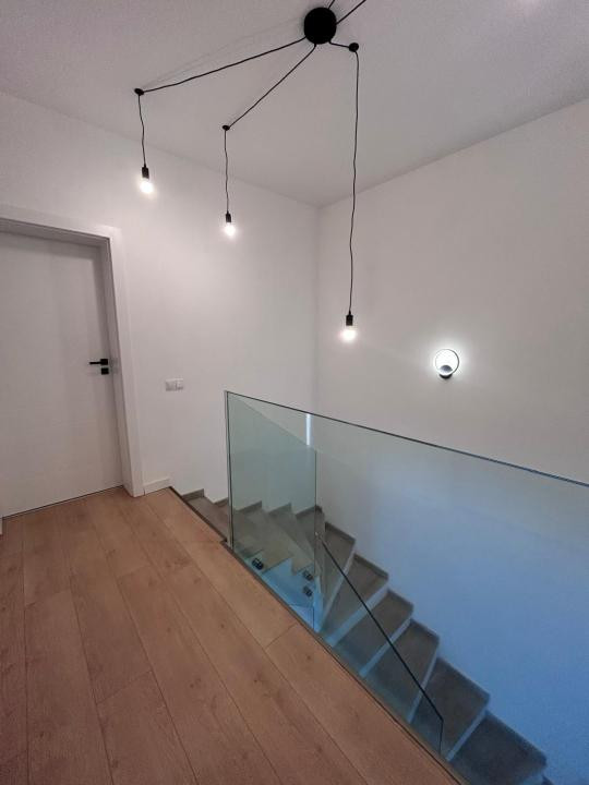 Duplex modern cu 4 camere, 119 mp, teren 250 mp, curte spațioasă, Avram Iancu