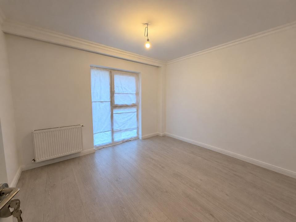 Apartament 3 camere, 72 mp, gradina 43 mp si garaj, zona Cetatii!