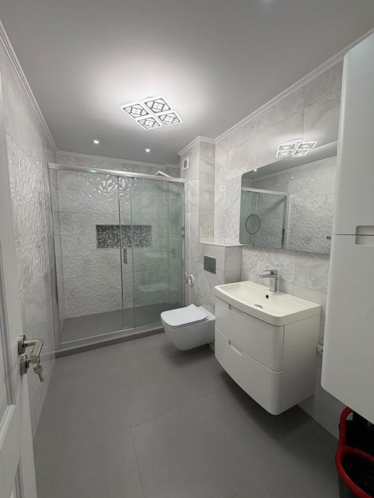 Apartament 3 camere, 72 mp, gradina 43 mp si garaj, zona Cetatii!