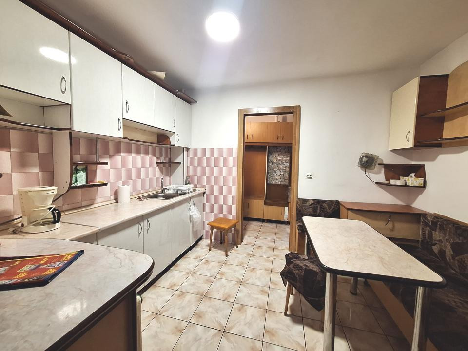 Apartament decomandat, 42 mp, balcon, strada Primaverii