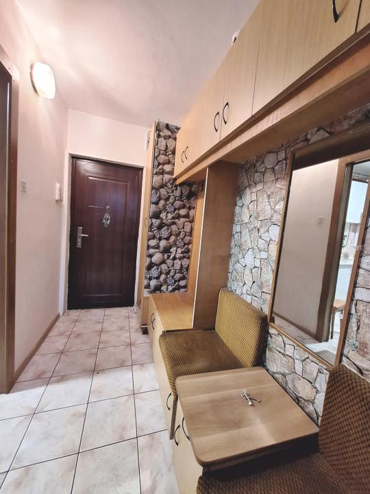 Apartament decomandat, 42 mp, balcon, strada Primaverii